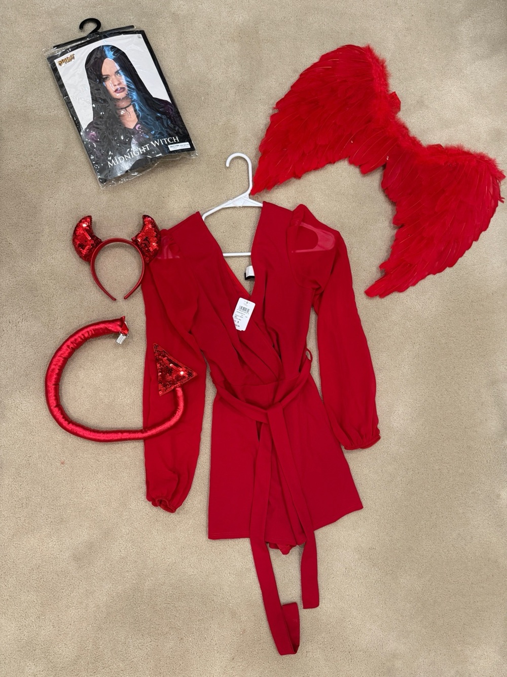 NWT Women’s red Halloween devil costume with wings,wig,tail and horns size SMALL